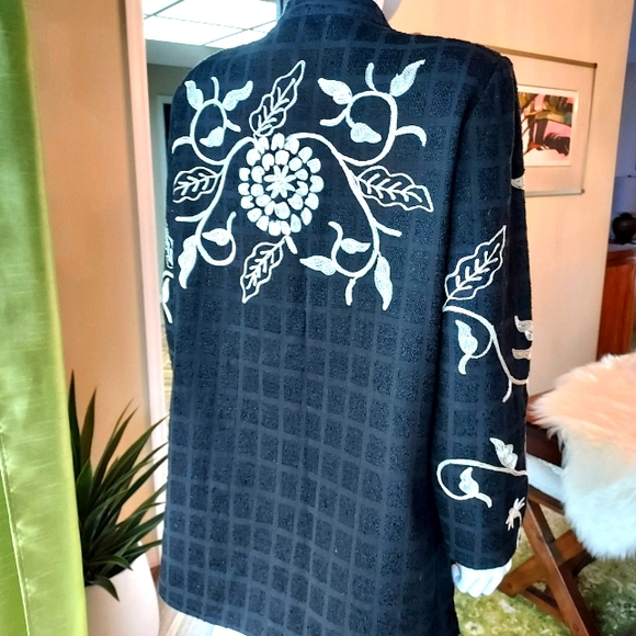 Allure Embroidered Jacket. - Picture 5 of 13
